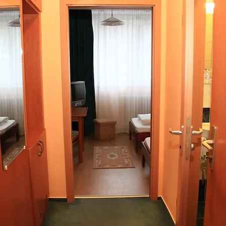 Hotel Ozd Hotell *